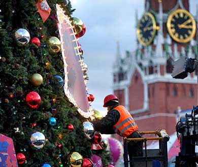 Монтаж больших ёлок в Уфе